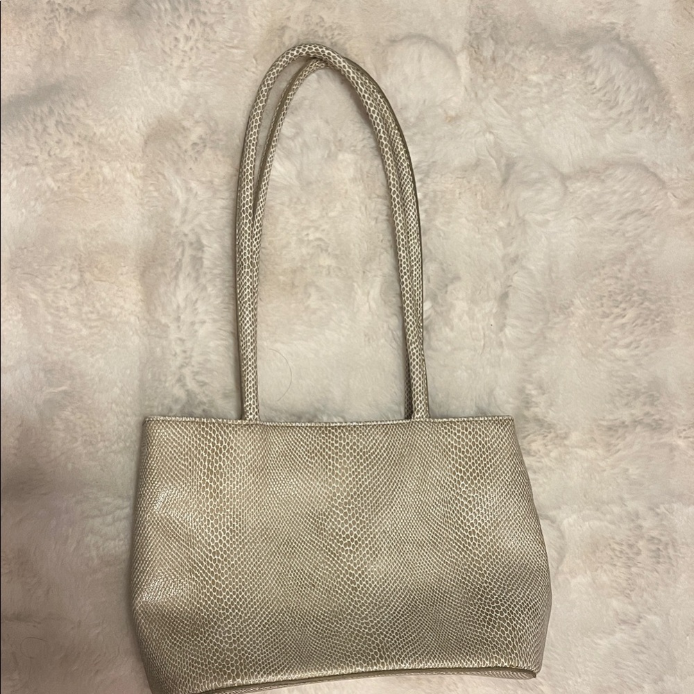 Vintage Bueno white Vinyl Textured Tote Shoulder Bag - Picture 2 of 9